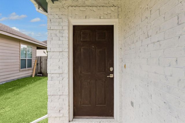 8739 Sunrise Canter Drive, Tomball, TX 77375