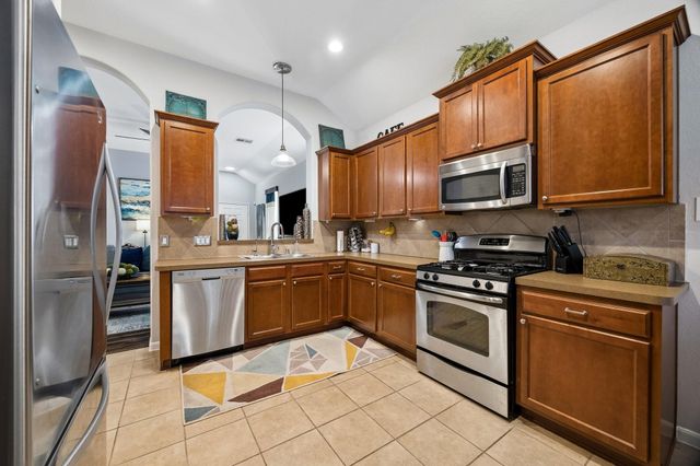 8739 Sunrise Canter Drive, Tomball, TX 77375