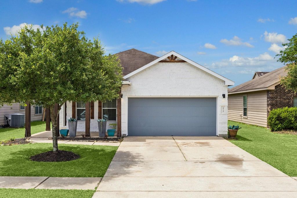 8739 Sunrise Canter Drive, Tomball, TX 77375