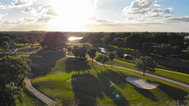 9139 SW 23rd St A, Davie, FL 33324