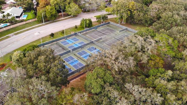 9139 SW 23rd St A, Davie, FL 33324