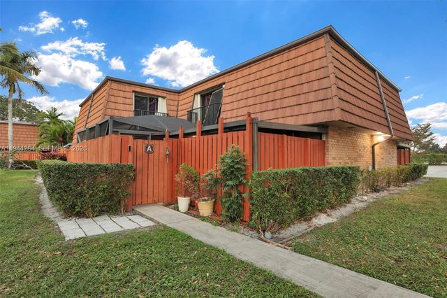 9139 SW 23rd St A, Davie, FL 33324