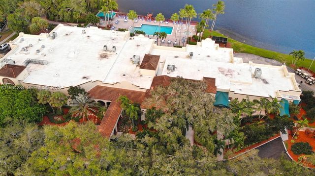 9139 SW 23rd St A, Davie, FL 33324