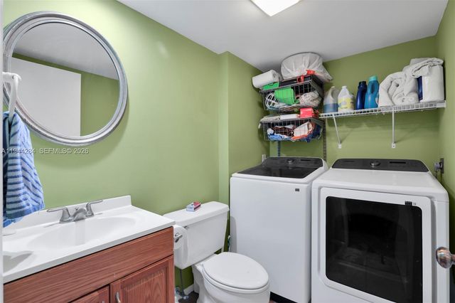 9139 SW 23rd St A, Davie, FL 33324