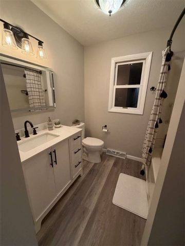 313 Linwood Dr, Evans City Boro, PA 16033