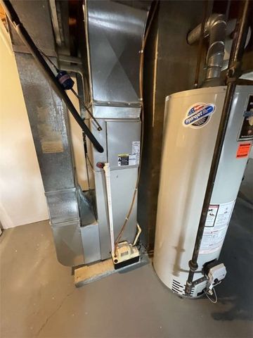 313 Linwood Dr, Evans City Boro, PA 16033