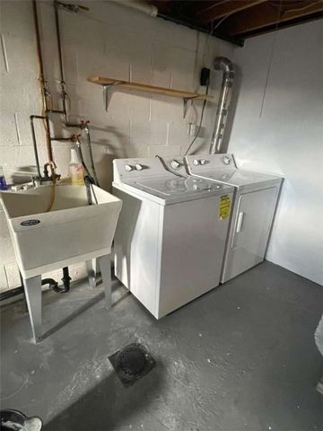 313 Linwood Dr, Evans City Boro, PA 16033