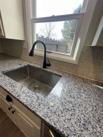 313 Linwood Dr, Evans City Boro, PA 16033