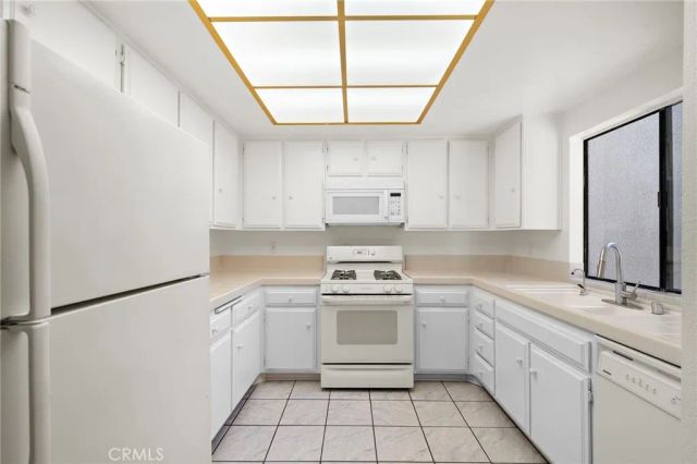 8932 Biscayne Court 1320E, Huntington Beach, CA 92646