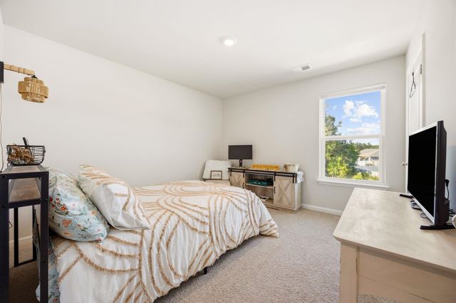 1800 Castlebay Dr., Conway, SC 29526