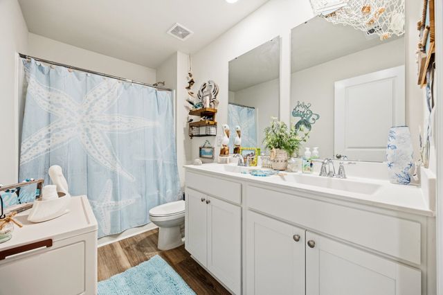 1800 Castlebay Dr., Conway, SC 29526