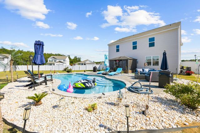 1800 Castlebay Dr., Conway, SC 29526