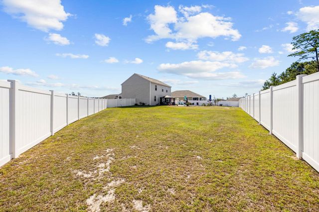1800 Castlebay Dr., Conway, SC 29526