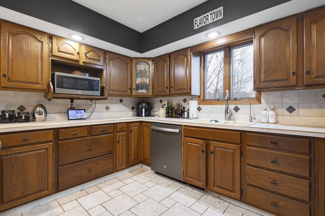 69270 Arrowhead Circle, White Pigeon, MI 49099