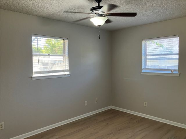 209 Robert Street, Aledo, TX 76008