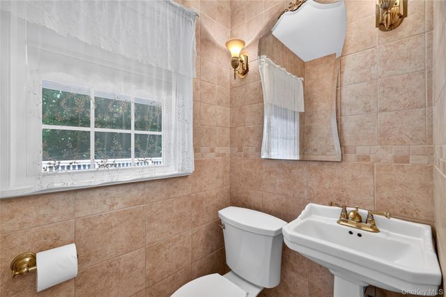 1 Woodland Drive, Pleasantville, NY 10570