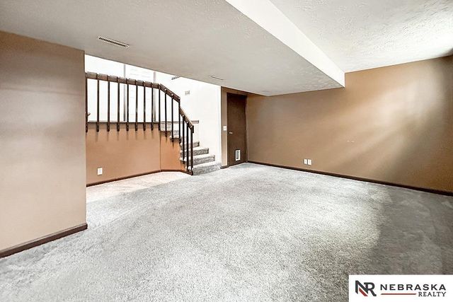 13609 W Street, Omaha, NE 68137