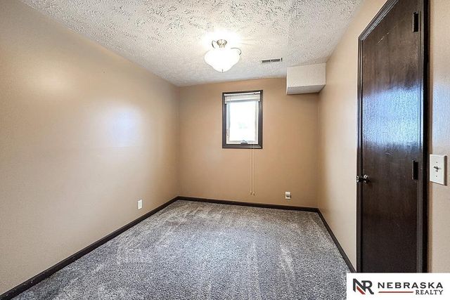 13609 W Street, Omaha, NE 68137