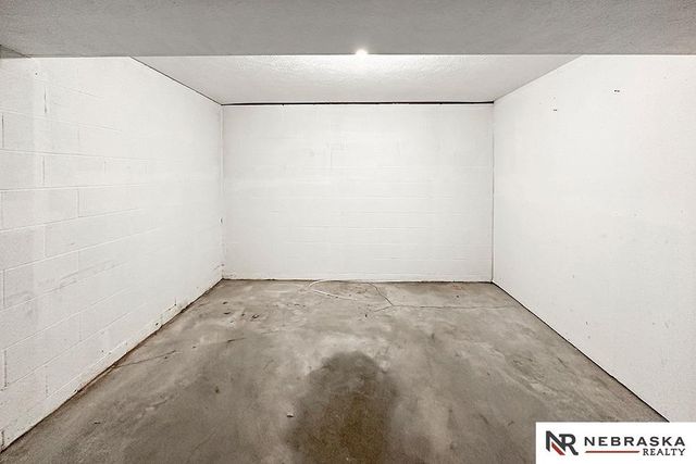 13609 W Street, Omaha, NE 68137