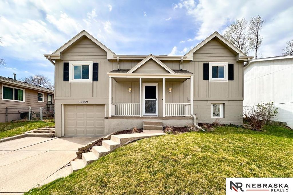 13609 W Street, Omaha, NE 68137