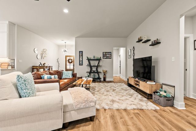 15015 Matterhorn Loop, Maumelle, AR 72113