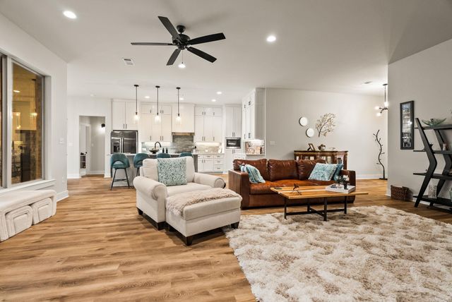 15015 Matterhorn Loop, Maumelle, AR 72113