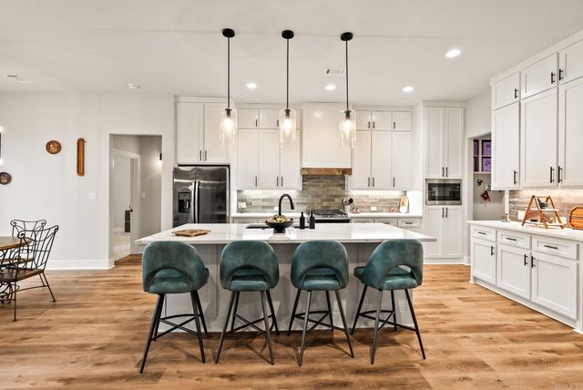 15015 Matterhorn Loop, Maumelle, AR 72113