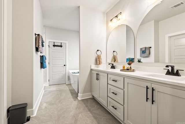 15015 Matterhorn Loop, Maumelle, AR 72113