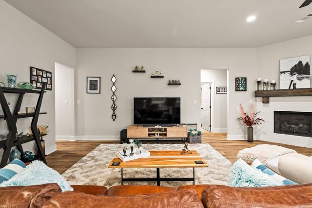 15015 Matterhorn Loop, Maumelle, AR 72113