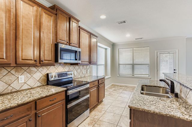 166 Hawkhurst Circle, Magnolia, TX 77354