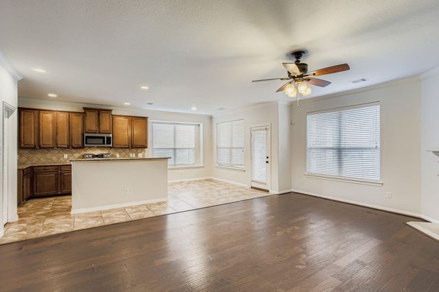 166 Hawkhurst Circle, Magnolia, TX 77354