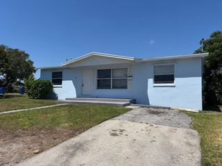 1100 W 25th Street, Riviera Beach, FL 33404