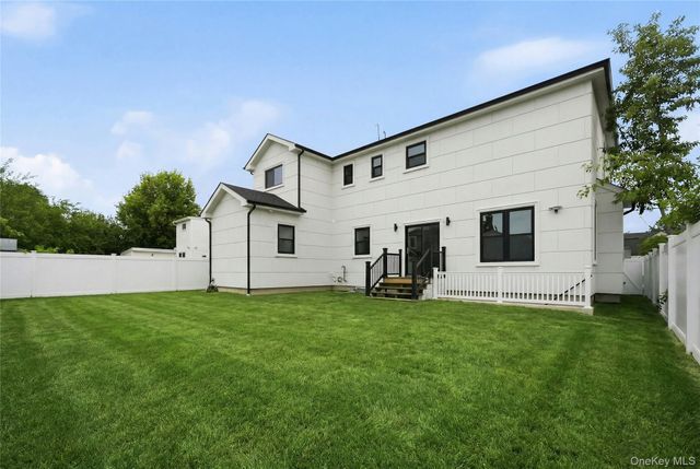 1104 Washington Avenue, Westbury, NY 11590
