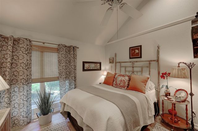 34 April Hill, Conroe, TX 77356