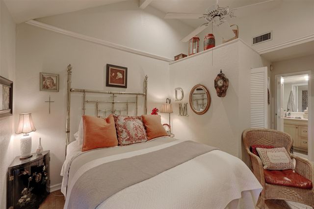 34 April Hill, Conroe, TX 77356