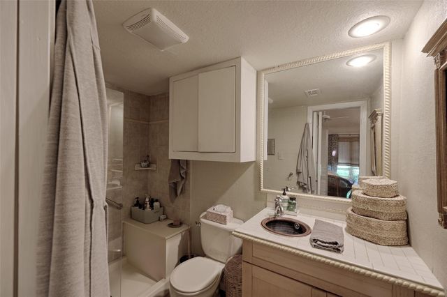 34 April Hill, Conroe, TX 77356
