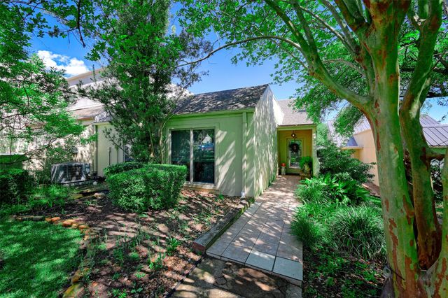 34 April Hill, Conroe, TX 77356