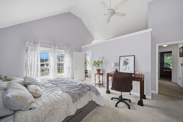 89 Stonington Drive, Manchester, NH 03109