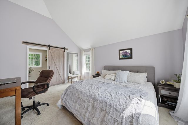 89 Stonington Drive, Manchester, NH 03109