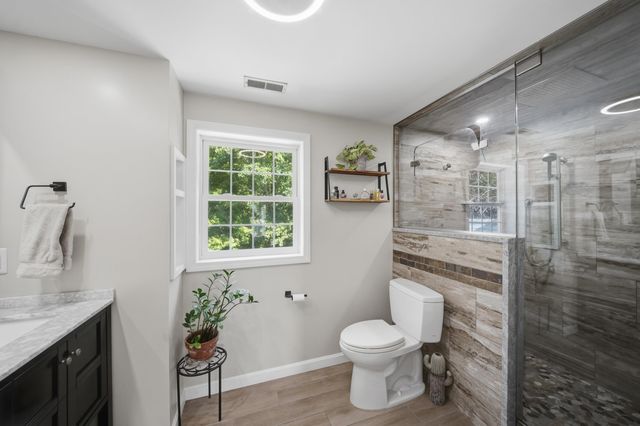 89 Stonington Drive, Manchester, NH 03109