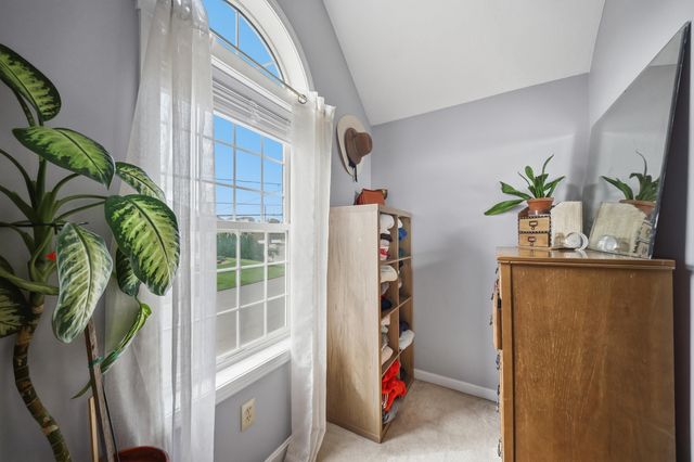 89 Stonington Drive, Manchester, NH 03109