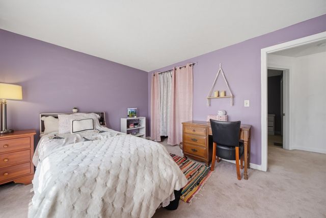 89 Stonington Drive, Manchester, NH 03109