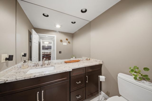 89 Stonington Drive, Manchester, NH 03109