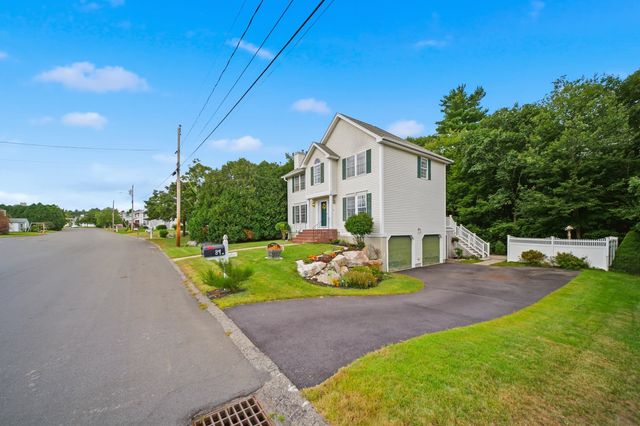 89 Stonington Drive, Manchester, NH 03109
