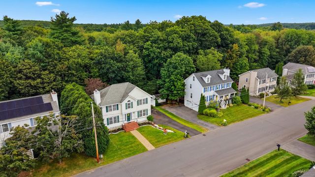 89 Stonington Drive, Manchester, NH 03109