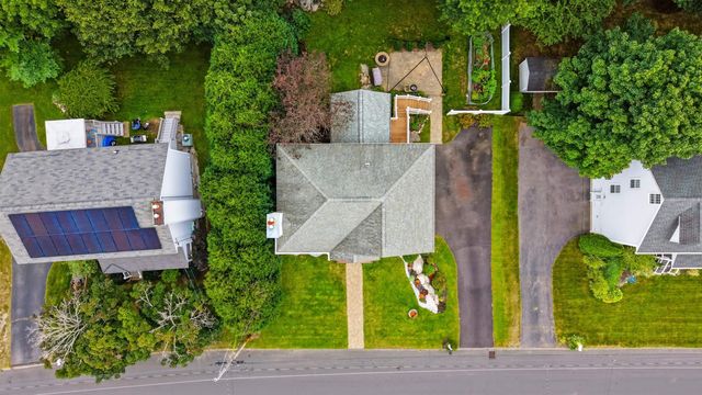 89 Stonington Drive, Manchester, NH 03109