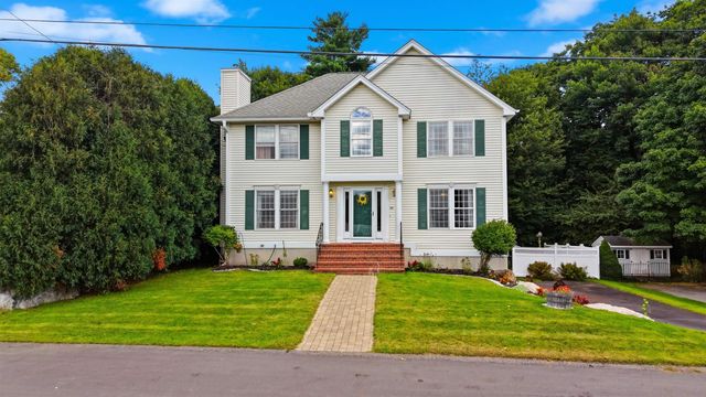 89 Stonington Drive, Manchester, NH 03109