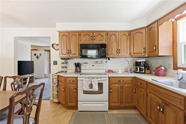 113 Center St, Evans City Boro, PA 16033
