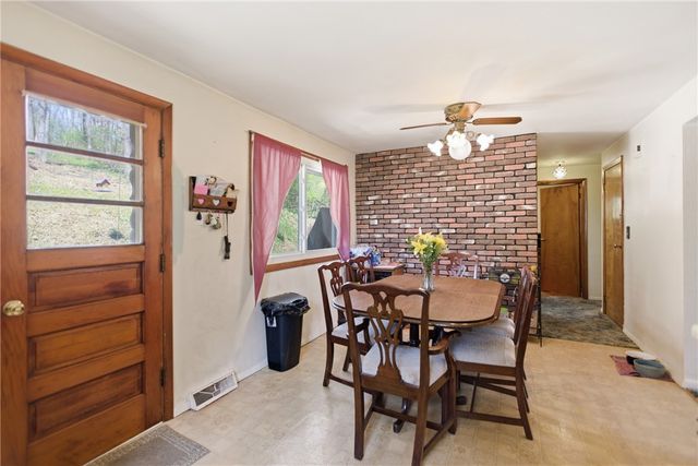 113 Center St, Evans City Boro, PA 16033