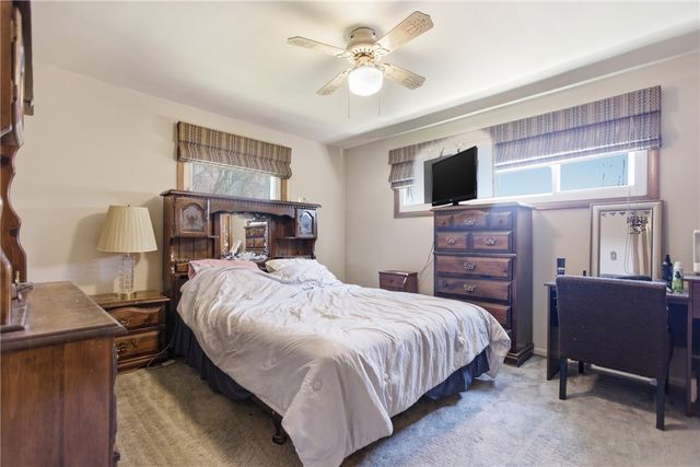 113 Center St, Evans City Boro, PA 16033